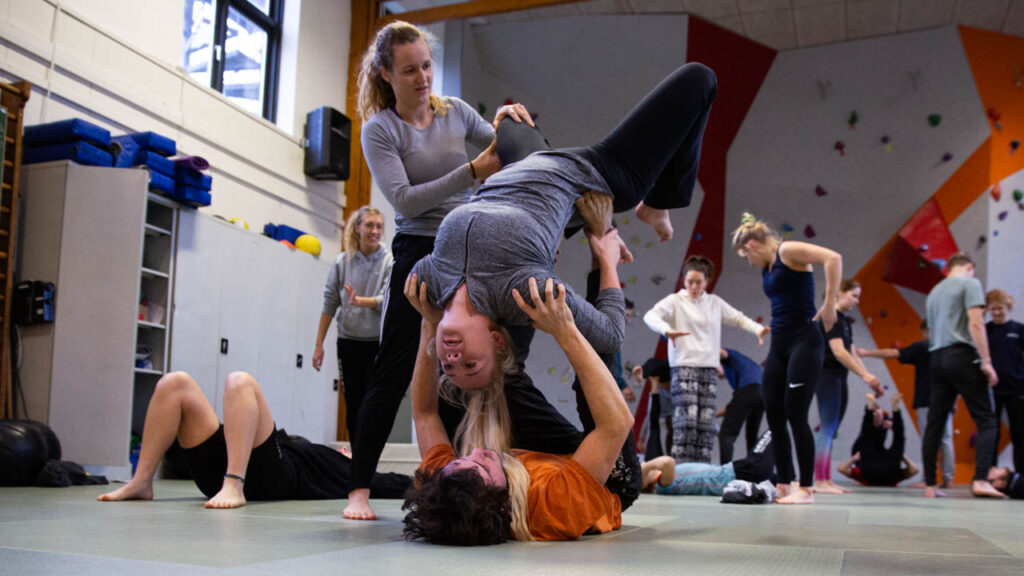 Akroyoga 1 | Gerlev Idrætshøjskole